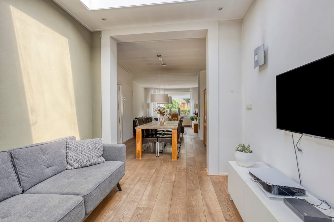 Photo 11 of van de Veldestraat 2