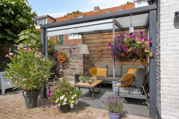 Foto 15 van van de Veldestraat 2