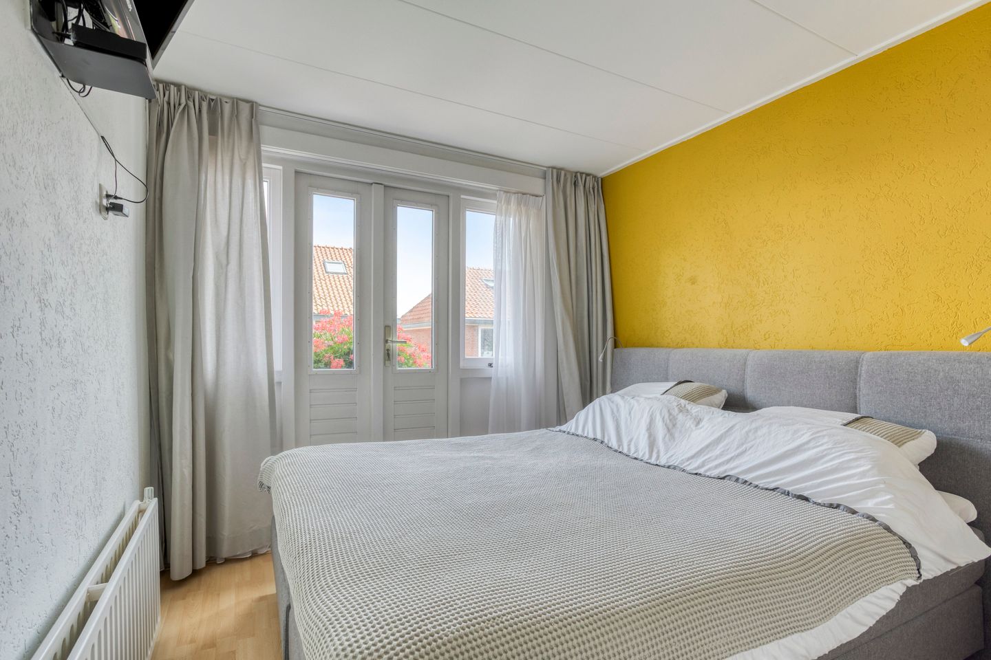 Photo 19 of van de Veldestraat 2