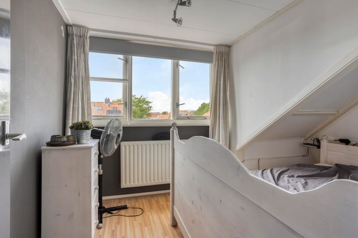 Foto 26 van van de Veldestraat 2