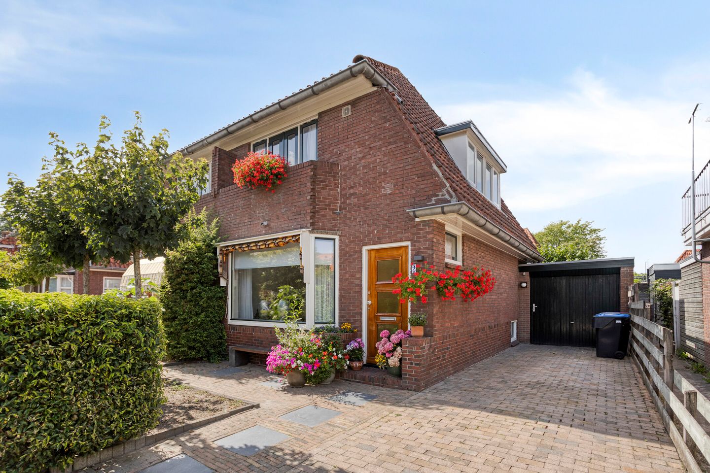 Photo 29 of van de Veldestraat 2