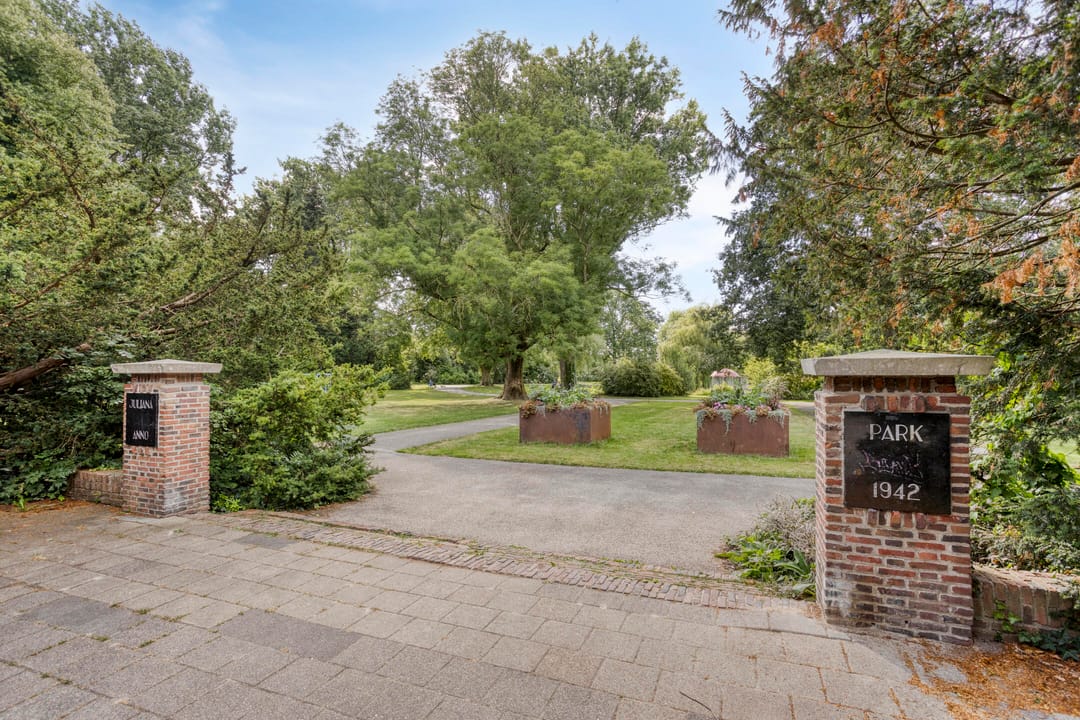 Photo 31 of van de Veldestraat 2