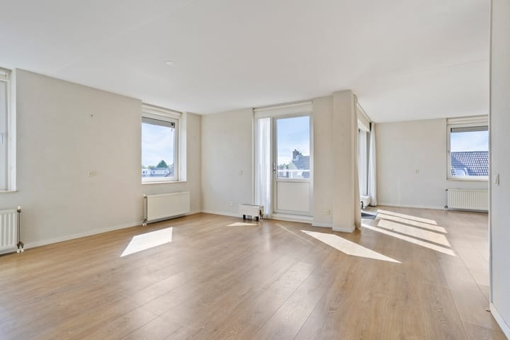 Foto 2 van Anna van Burenstraat 8-B