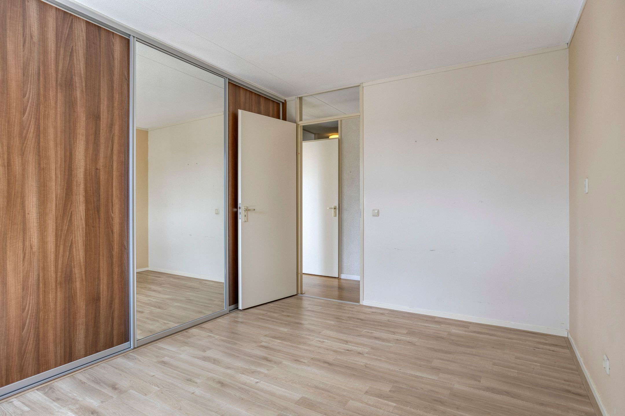 Foto 12 van Anna van Burenstraat 8-B