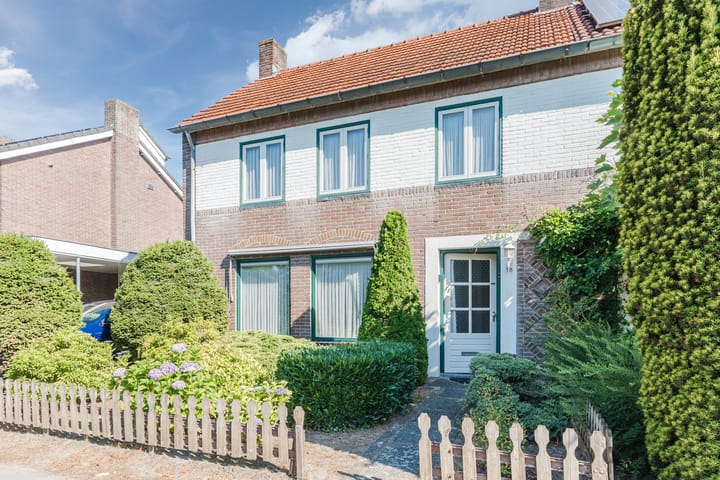 Photo 2 of Frans van Nunenstraat 38