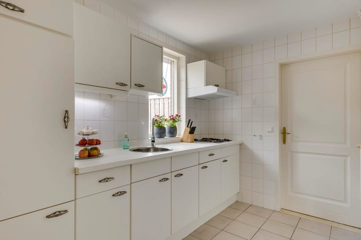 Photo 10 of Wilhelminastraat 2