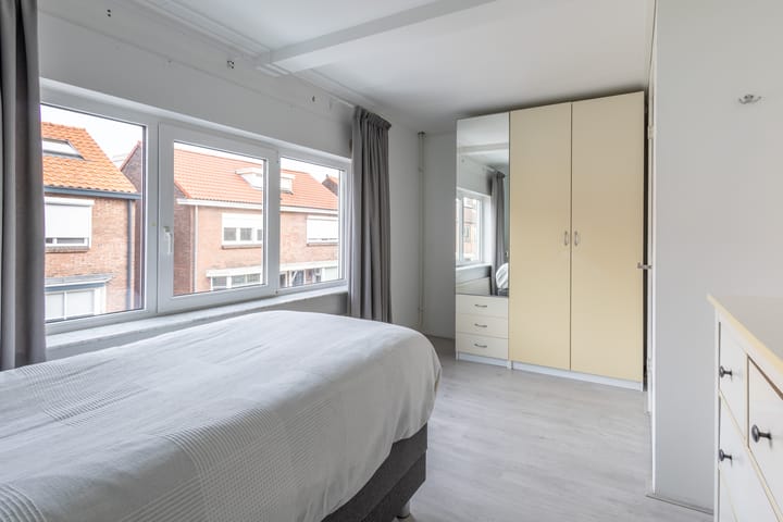 Foto 13 van Esdoornstraat 25