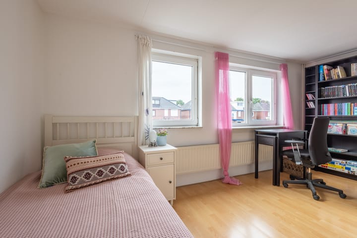 Foto 15 van Esdoornstraat 25