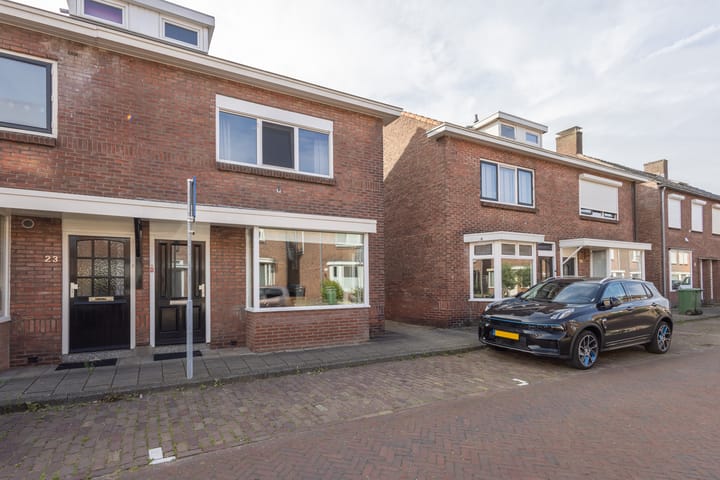 Foto 27 van Esdoornstraat 25