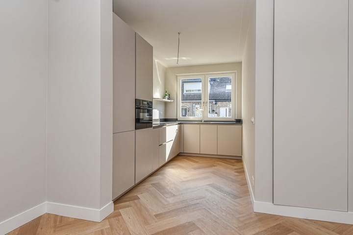 Photo 12 of Dr. R.J. Fruinstraat 50