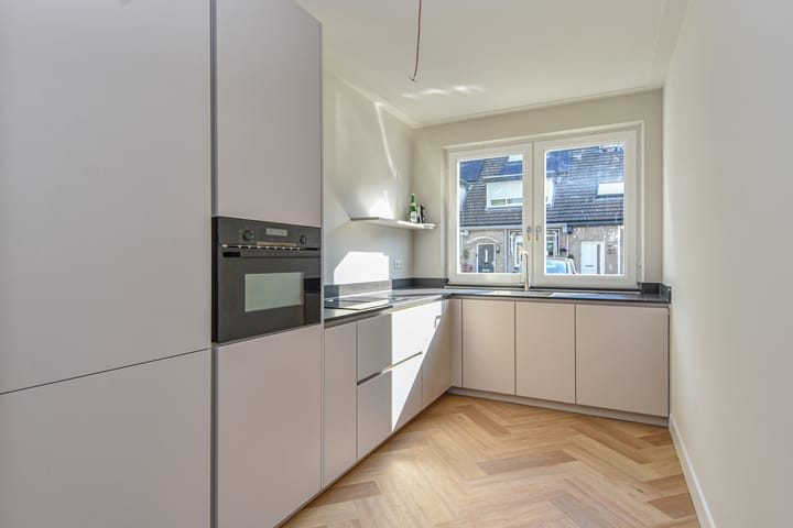 Photo 14 of Dr. R.J. Fruinstraat 50