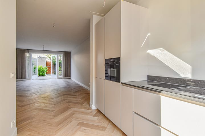 Photo 16 of Dr. R.J. Fruinstraat 50