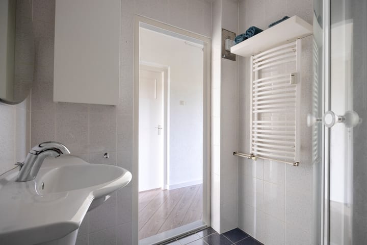 Photo 22 of Lauwerszeeweg 19