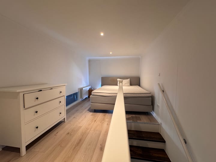 Photo 16 of Rodenburgstraat 69