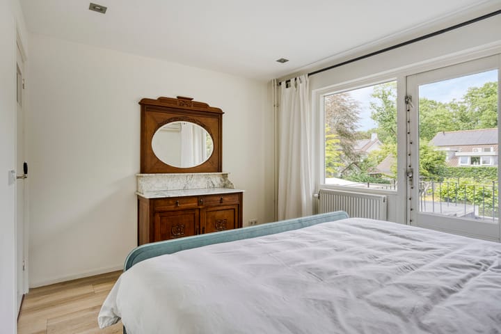 Foto 28 van Van Veldekestraat 2