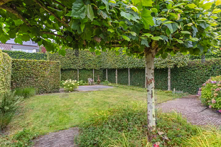 Foto 42 van Van Veldekestraat 2