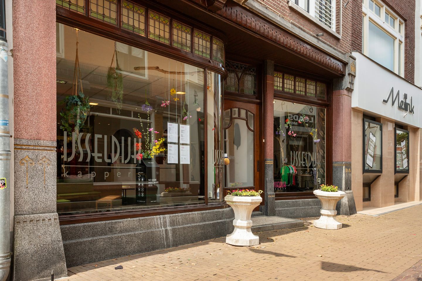 View photo 2 of Bierstraat 26