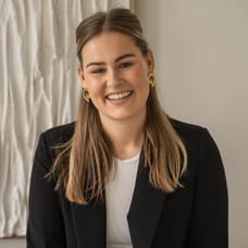 Demi van Delft - NVM Assistent-makelaar