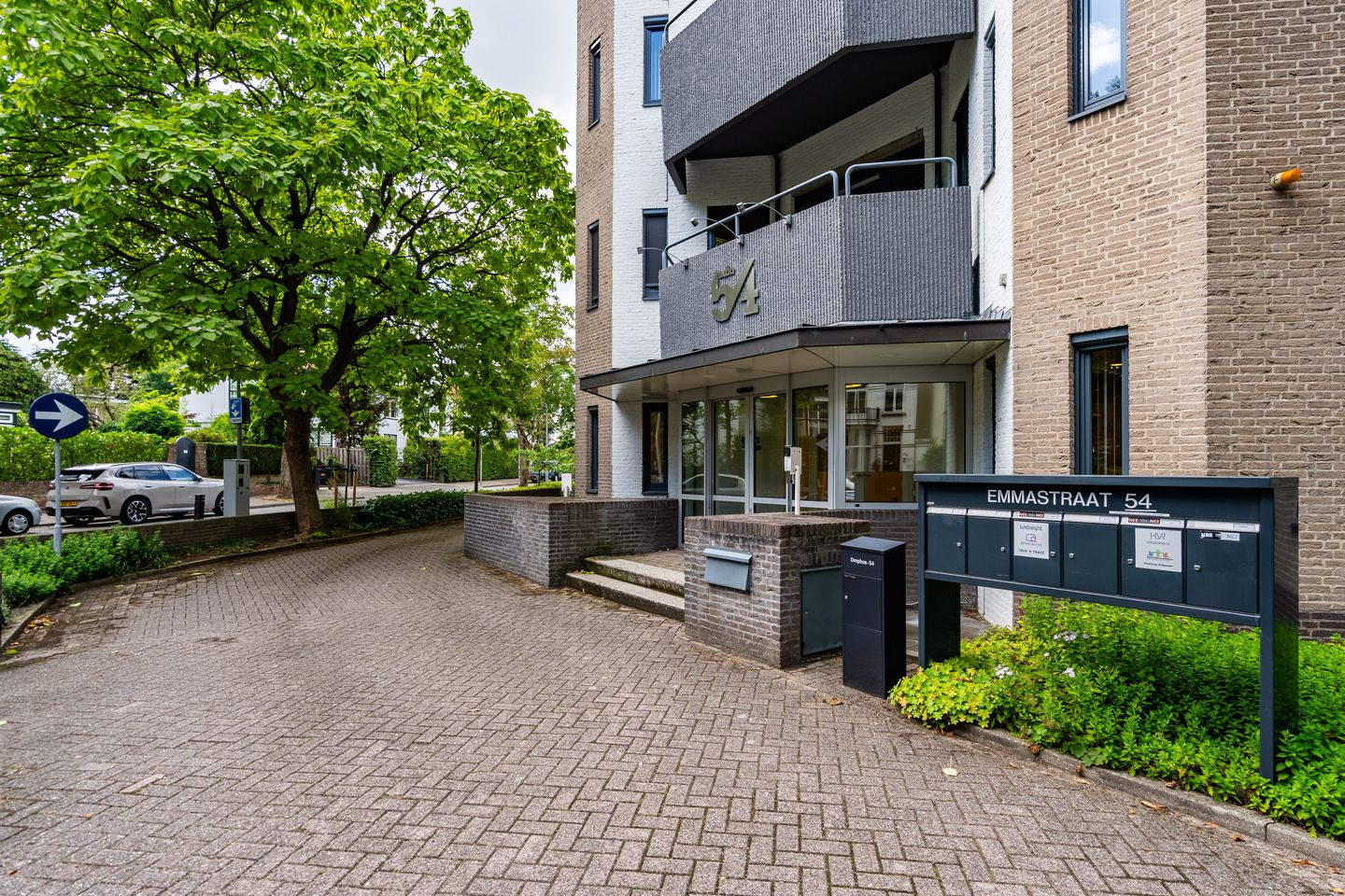 Bekijk foto 3 van Emmastraat 54