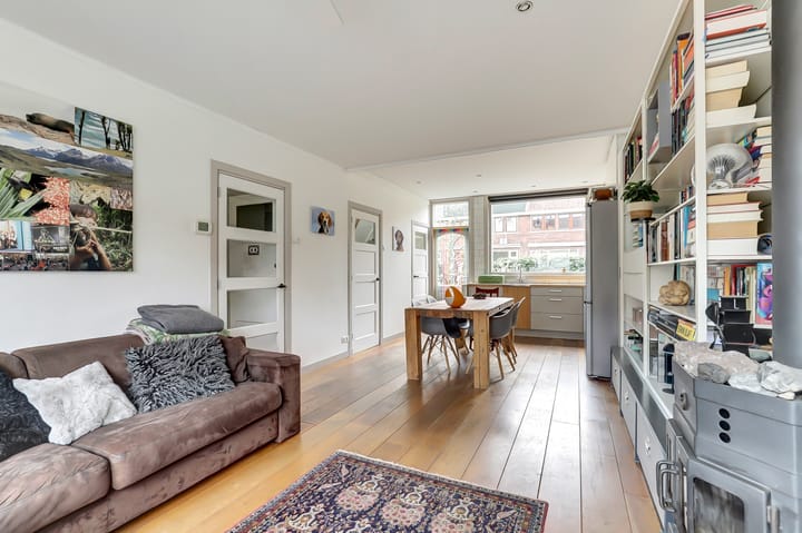 Photo 6 of Floresstraat 87