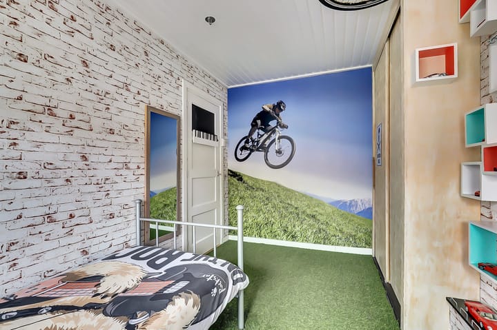 Photo 19 of Floresstraat 87