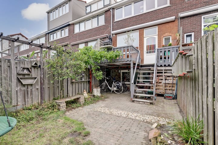 Photo 28 of Floresstraat 87