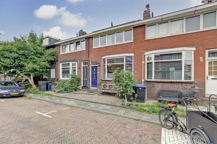 Photo 31 of Floresstraat 87