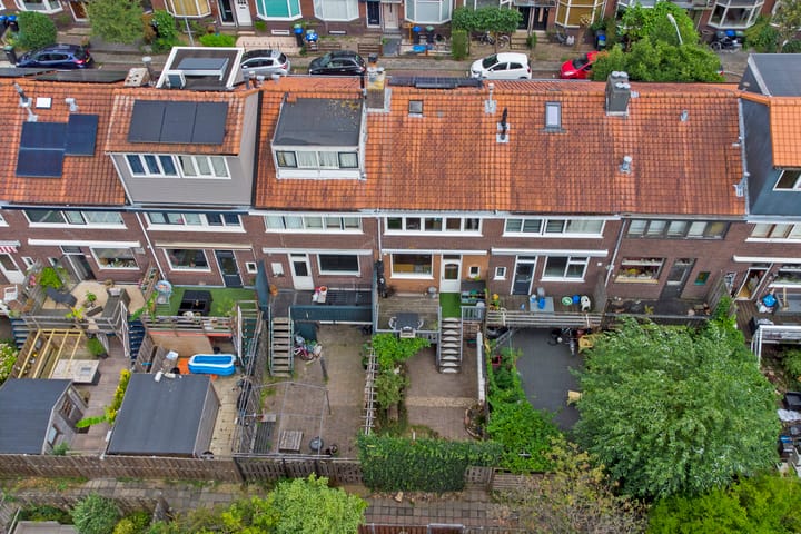 Photo 32 of Floresstraat 87