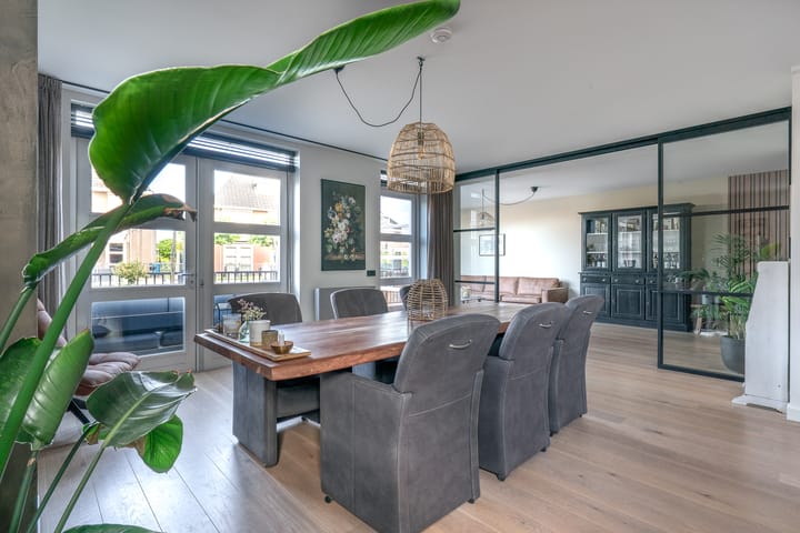 Foto 15 van Deltastraat 4