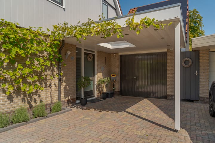 Photo 9 of Meester J. Tuintjerstraat 17