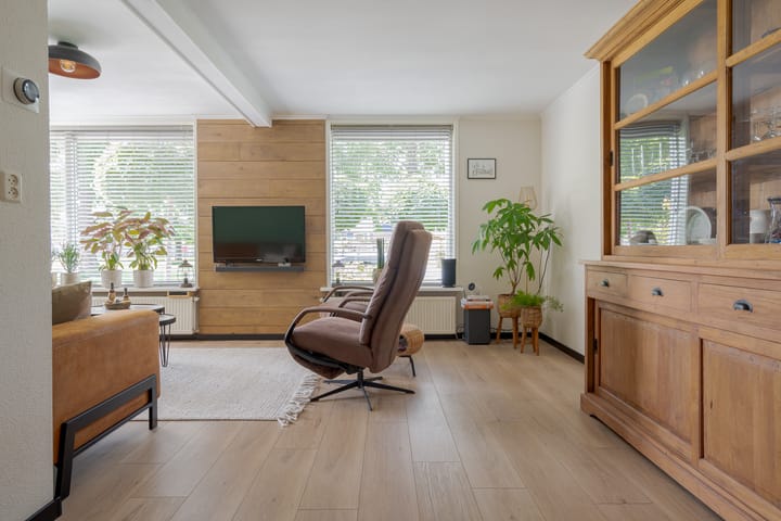 Photo 14 of Meester J. Tuintjerstraat 17