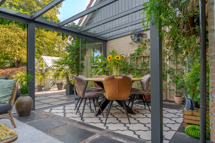 Photo 30 of Meester J. Tuintjerstraat 17