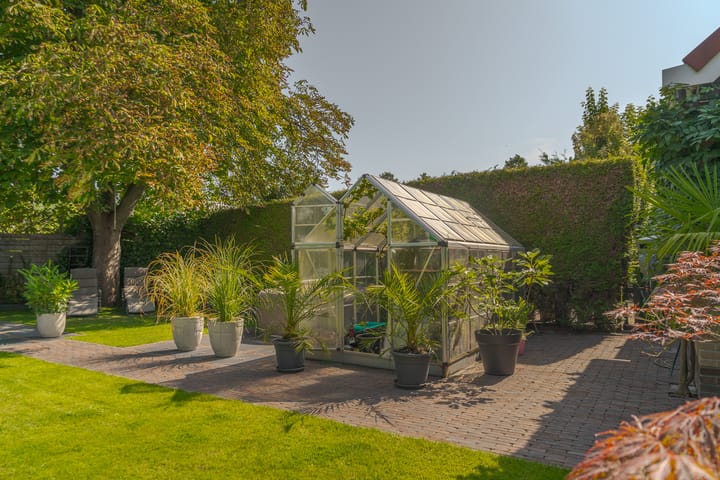 Photo 37 of Meester J. Tuintjerstraat 17