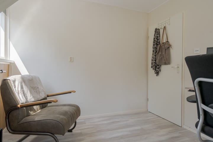 Photo 54 of Meester J. Tuintjerstraat 17