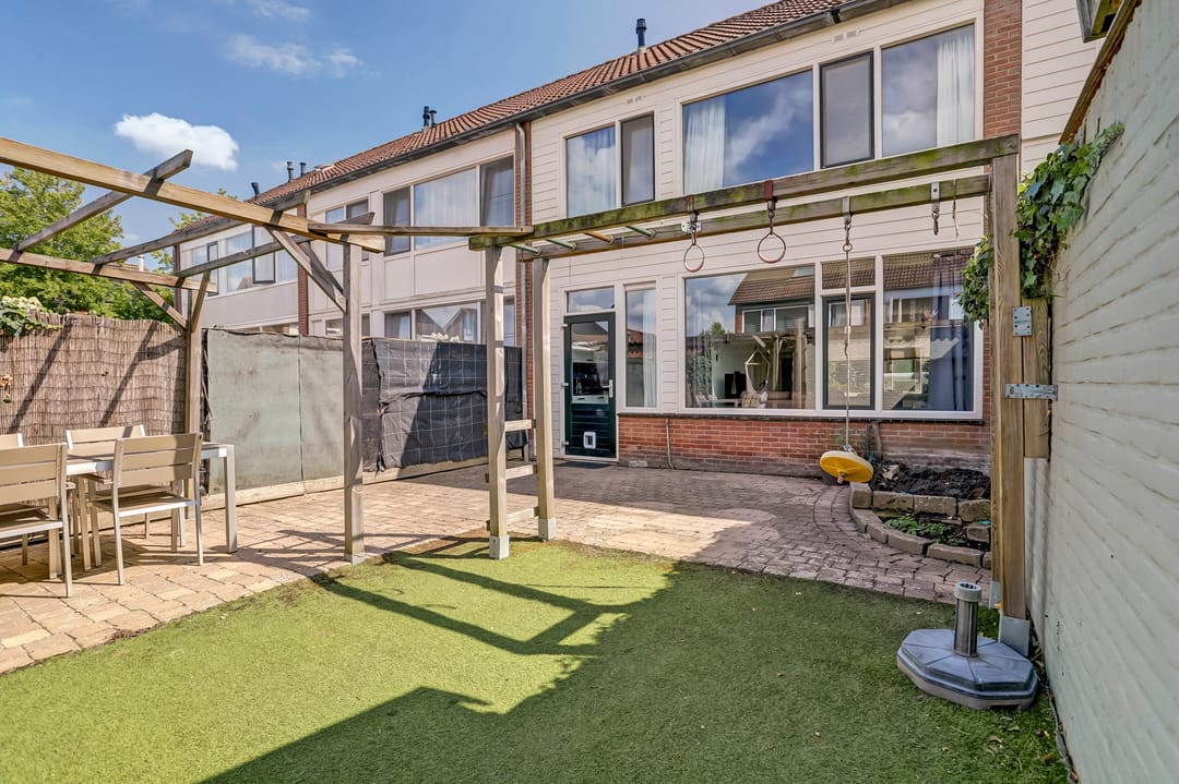 Photo 2 of Van Herlaerstraat 6