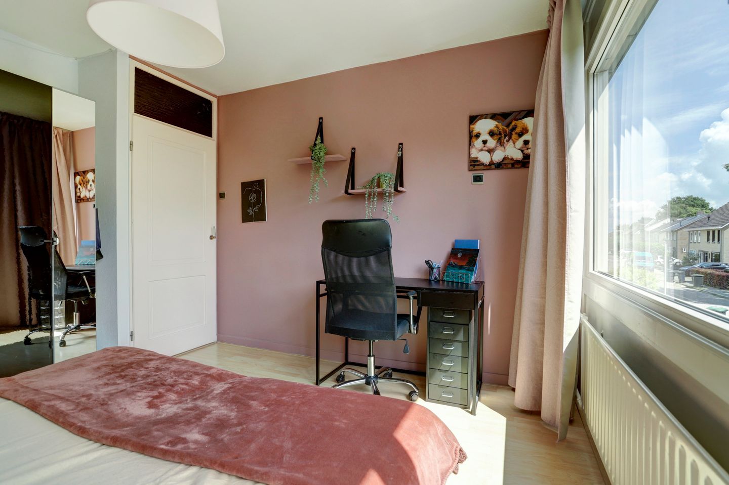 Photo 19 of Van Herlaerstraat 6