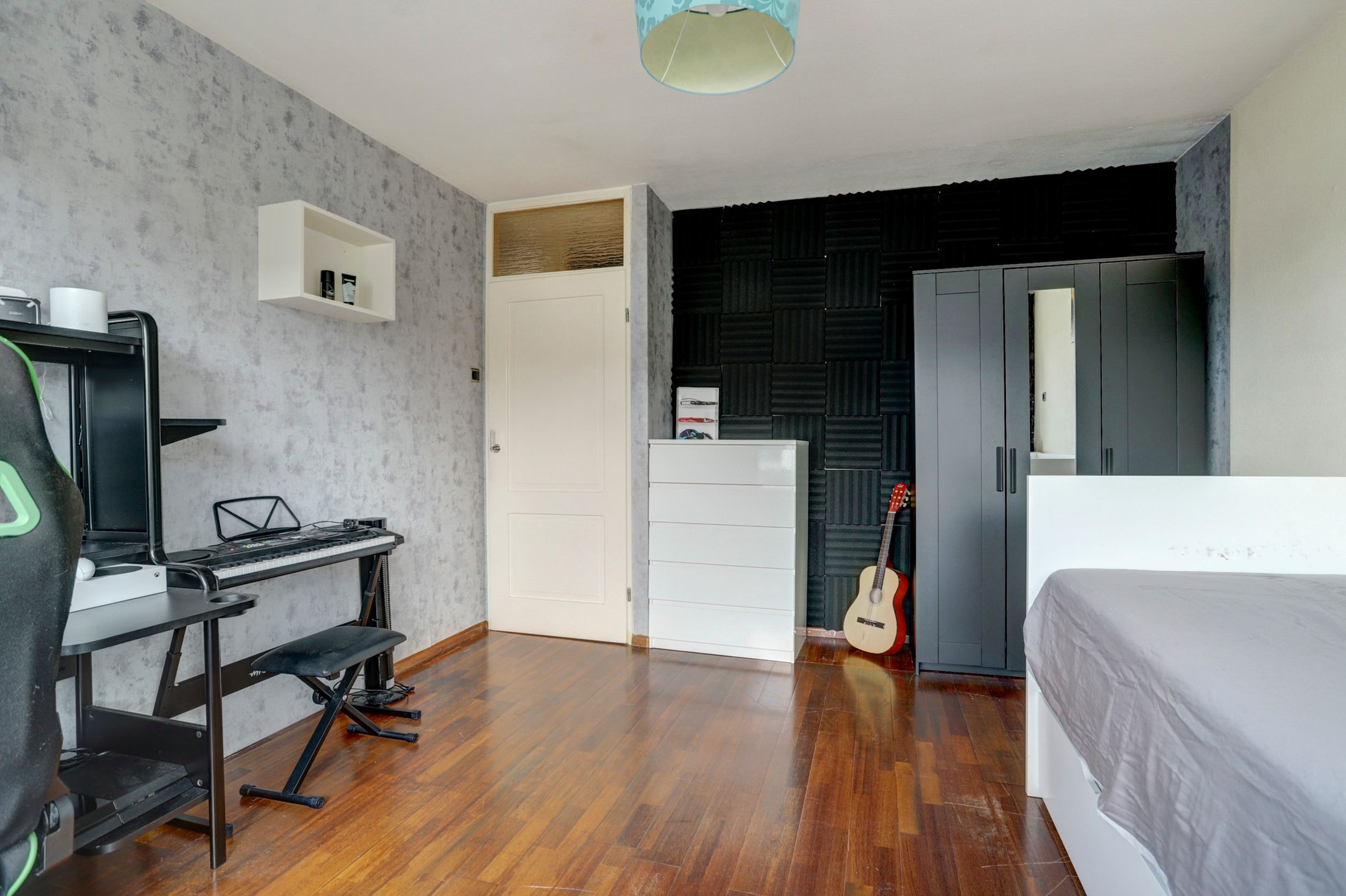 Photo 21 of Van Herlaerstraat 6