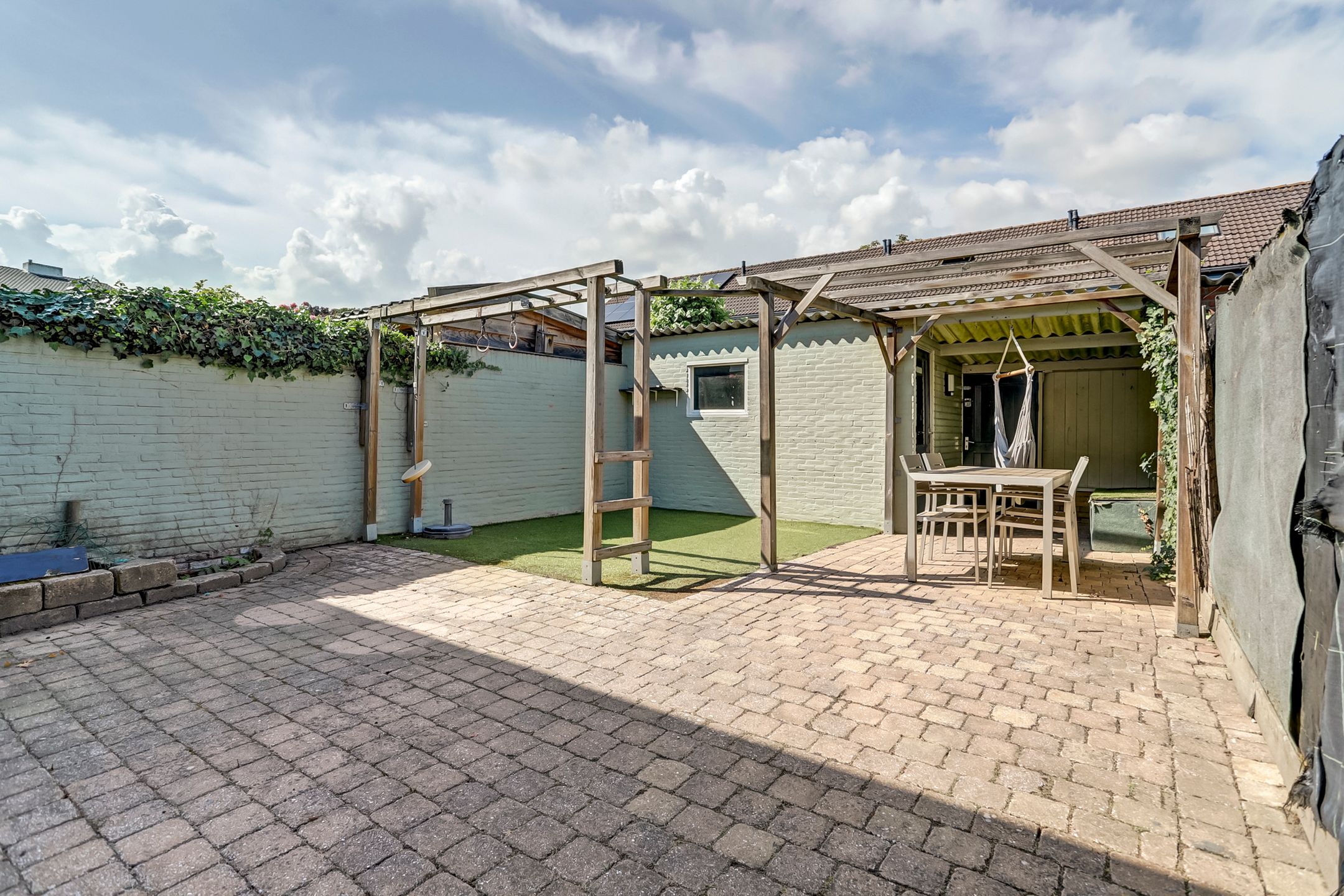 Photo 30 of Van Herlaerstraat 6