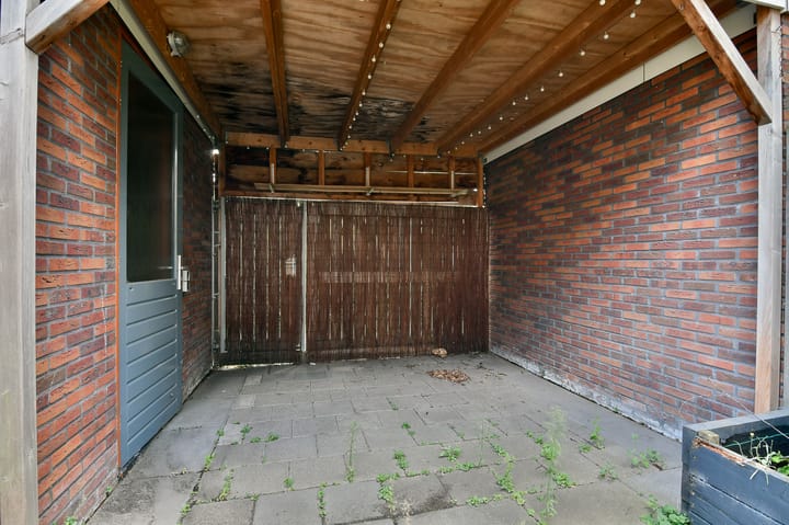 Foto 10 van Lessestraat 160