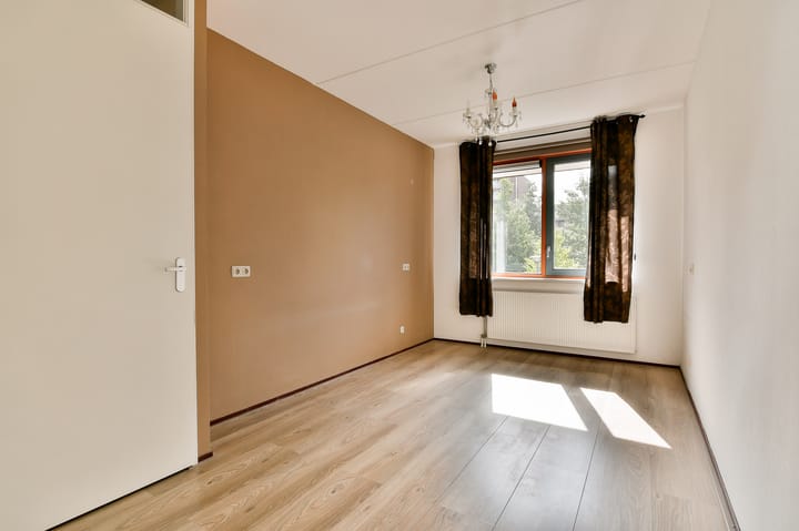 Foto 16 van Lessestraat 160