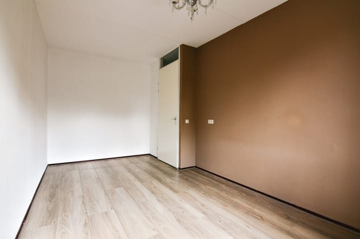 Foto 17 van Lessestraat 160