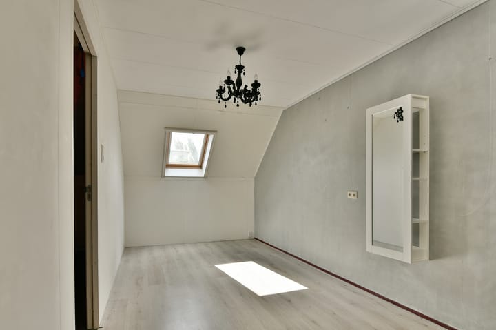 Foto 24 van Lessestraat 160