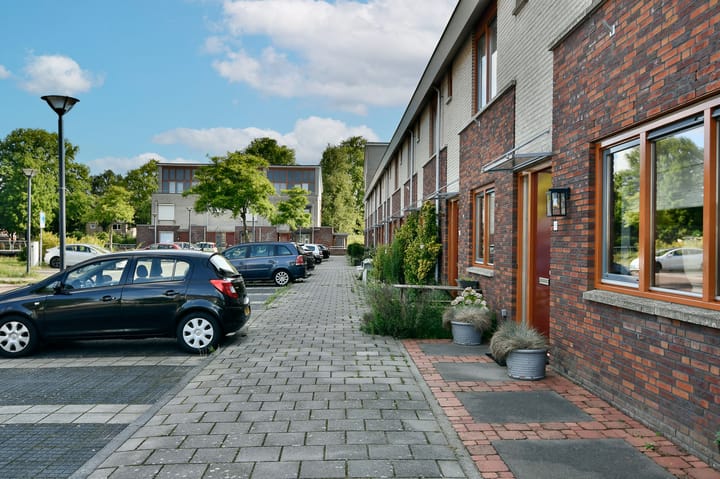 Foto 27 van Lessestraat 160