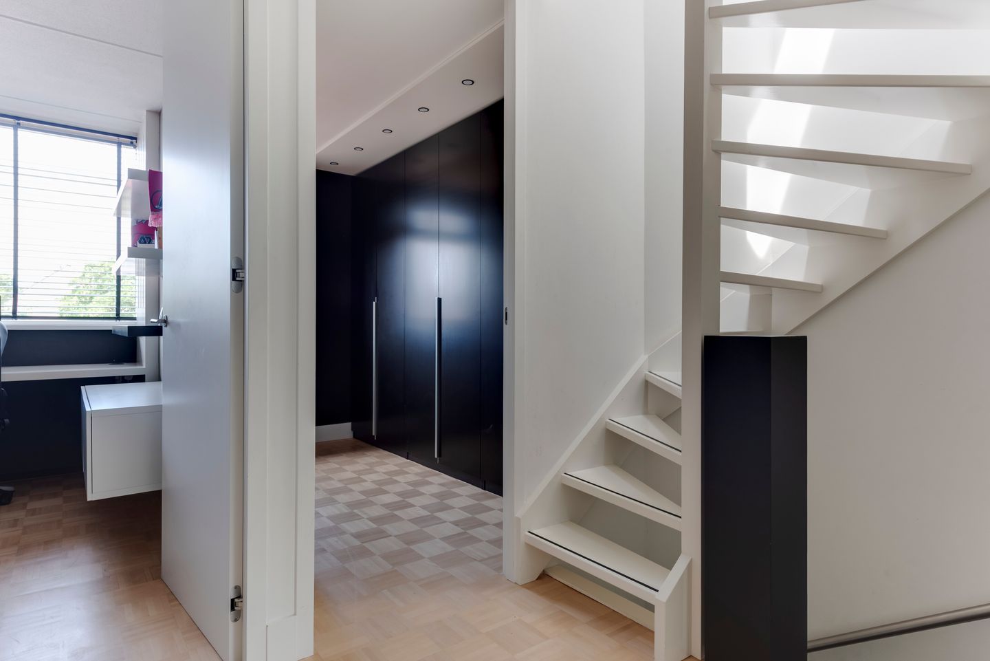 Photo 44 of Strammerboogh 35