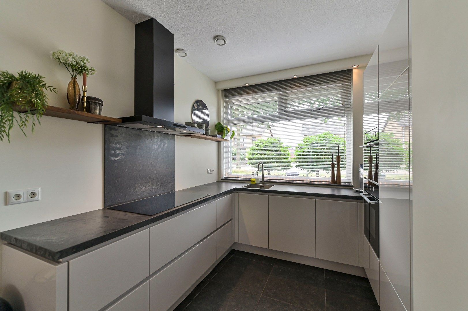 Foto 12 van Burgemeester Gommansstraat 116