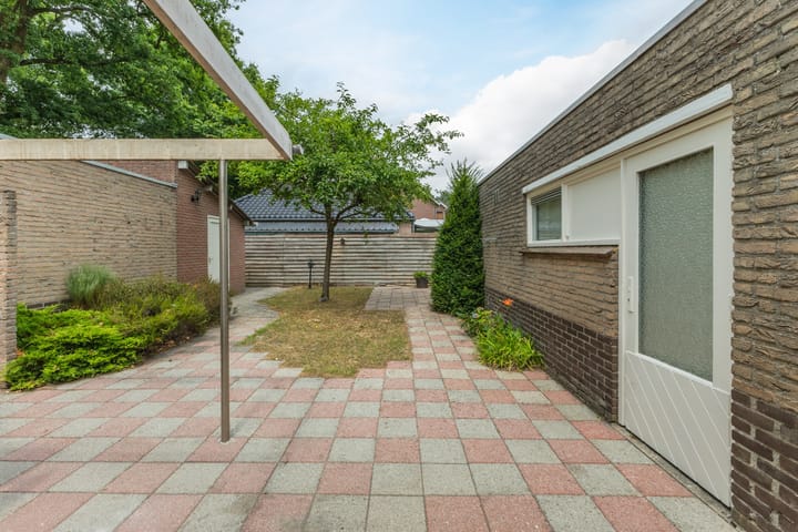 Foto 32 van Vincent van Goghlaan 8