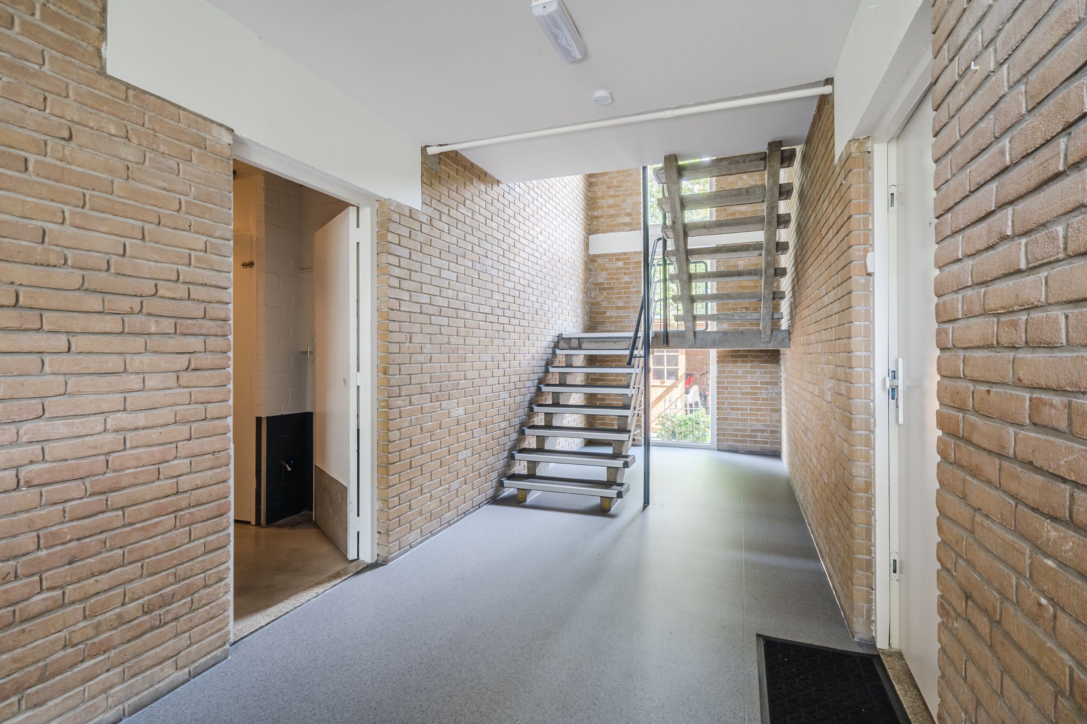 Photo 9 of Burgemeester de Zeeuwstraat 210