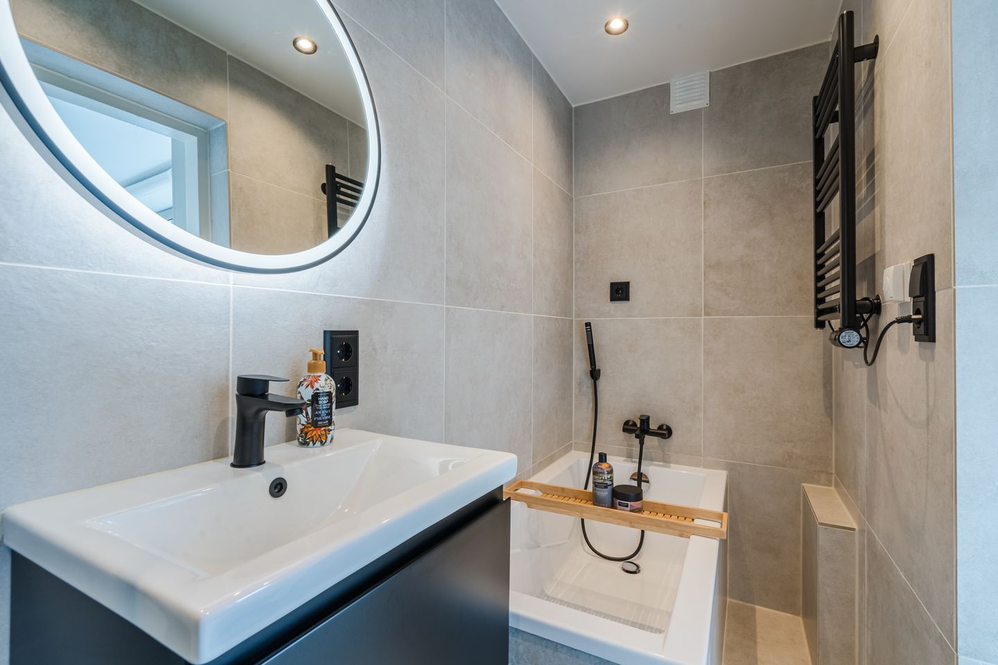 Photo 29 of Burgemeester de Zeeuwstraat 210