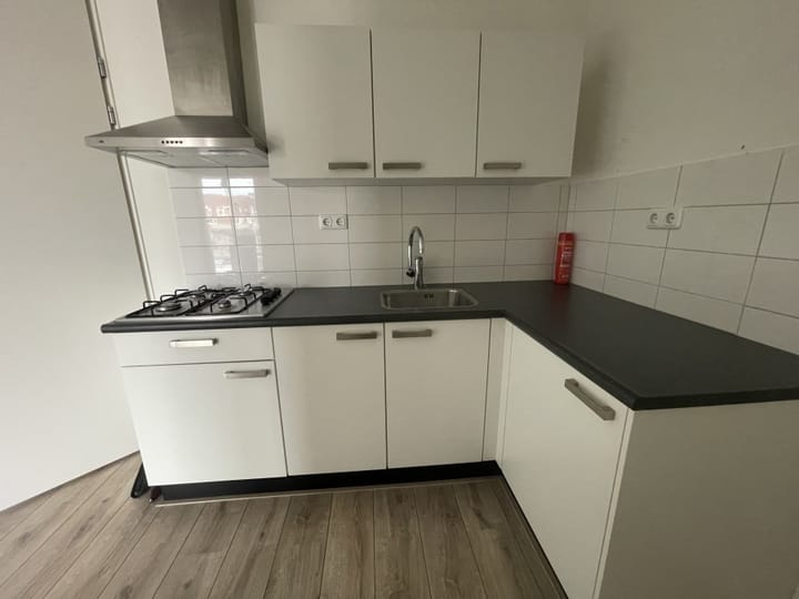 Photo 2 of Oosterhamrikkade 21-F