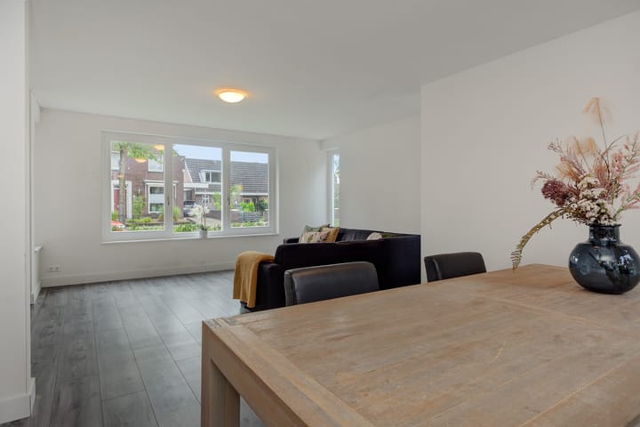 Foto 7 van van Meeuwenstraat 10